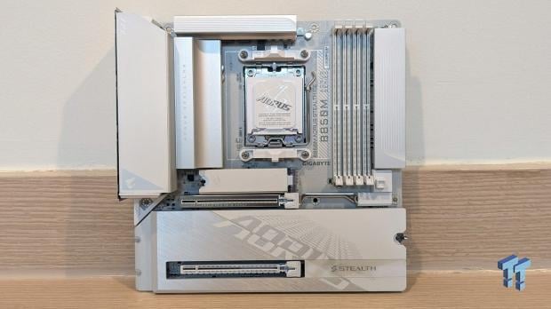GIGABYTE B850M AORUS Stealth Ice Review - One for the cleanest of builds 05