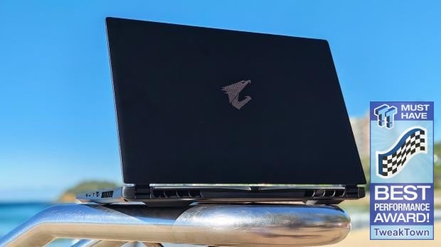 GIGABYTE AORUS Master 16 Gen 2 AM6J (Fire Range) 16 Gaming Laptop Review 2