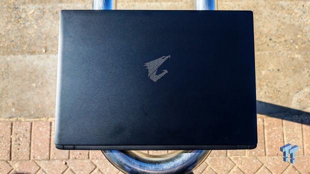 GIGABYTE AORUS Master 16 Gen 2 AM6J (Fire Range) 16 Gaming Laptop Review 3