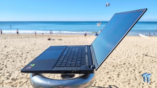 GIGABYTE AORUS Master 16 Gen 2 AM6J (Fire Range) 16 Gaming Laptop Review 6