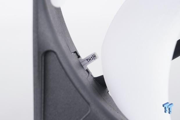Corsair iCUE LINK RX360 II Unified Frame RGB PWM & RX120 II RGB PWM Expansion Fans Review 37