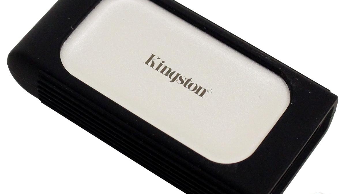 Kingston XS2000 2TB ポータブルSSD Kingston XS2000 2TB Pocket-sized High Performance Portable SSD