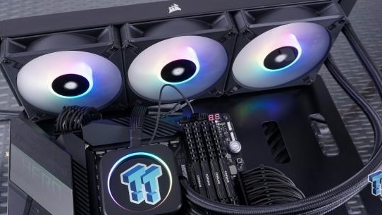10374_corsair-icue-h150i-elite