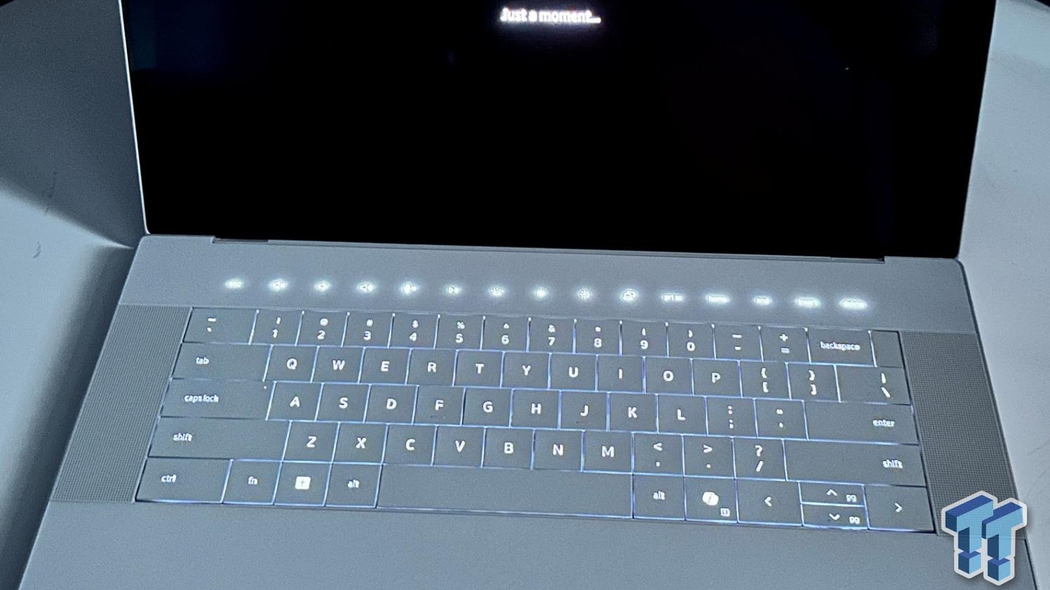 Dell XPS 16 9640 バッテリー劣化なし Dell XPS 16 (9640) Review | PCMag
