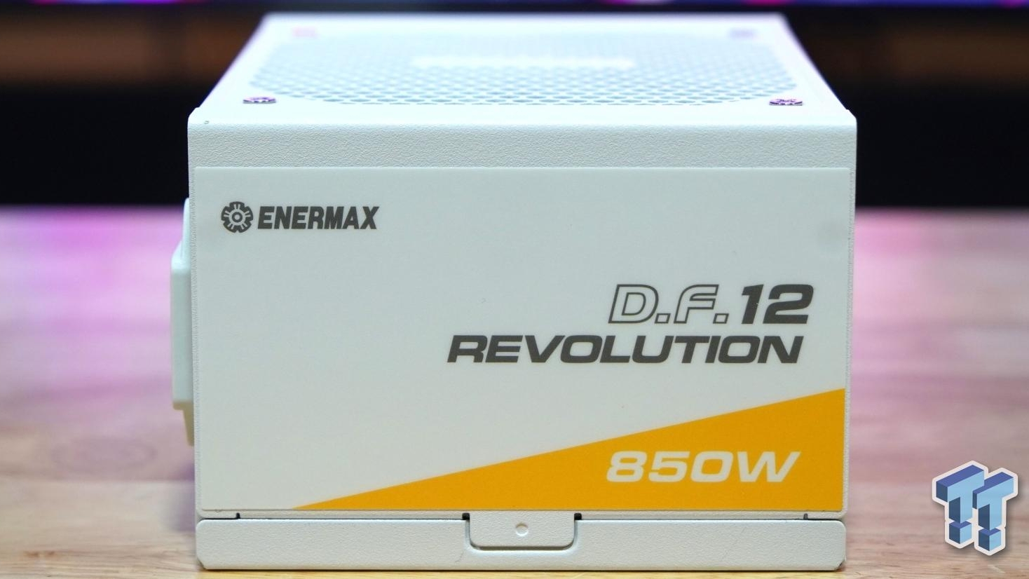 Enermax D.F.12 Revolution White 850w 80 PLUS Gold ATX 3.1 Enermax D.F.12 Revolution White 850w 80 PLUS Gold ATX 3.1