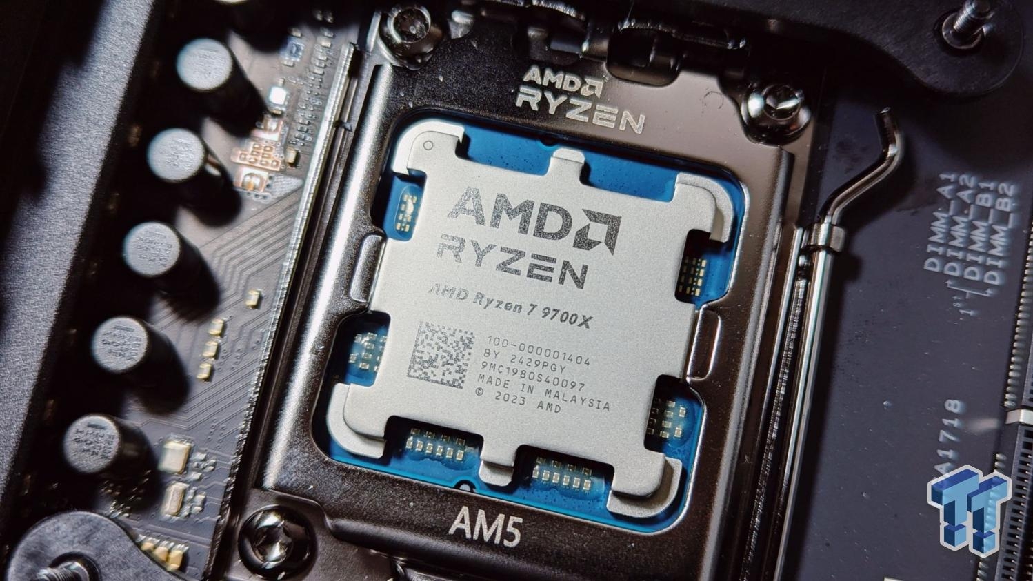 【みく】 CPU AMD Ryzen 7 9700X Amazon.com: AMD Ryzen™ 7 9700X 8-Core, 16-Thread Unlocked Desktop