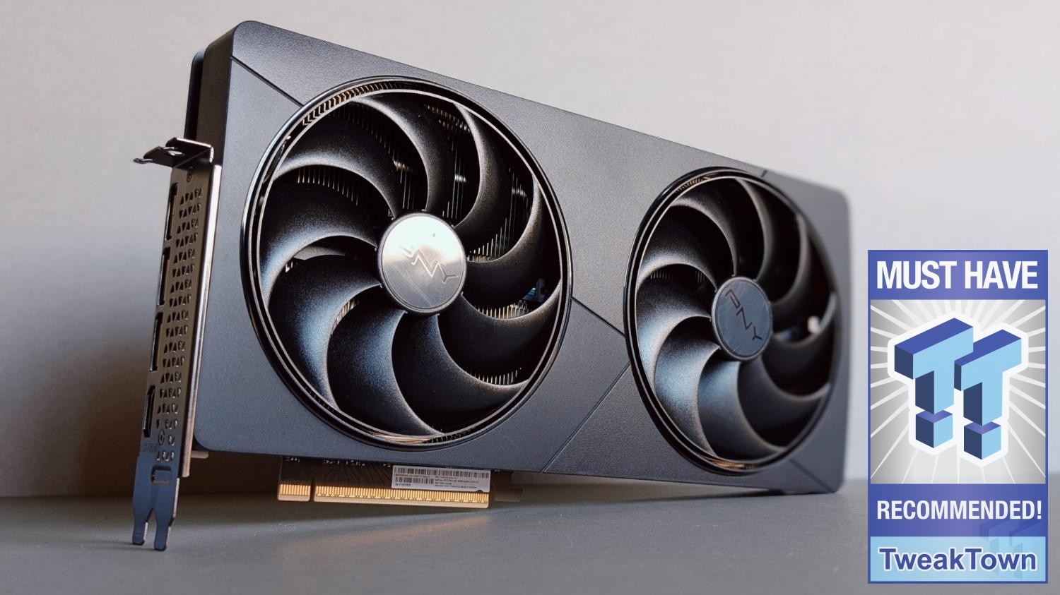 未使用RTX 5080 Slim PNY OC PNY GeForce RTX 5080 Slim OC Review - A Compact 4K Powerhouse
