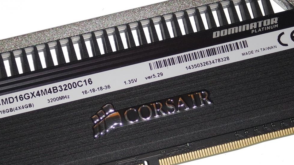 Corsair Dominator Platinum DDR4-3200 16GB Quad-Channel