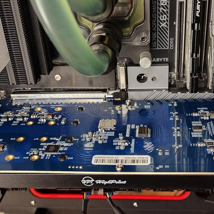 HighPoint Rocket 1608A Gen5 x16 NVMe Switch AIC Review - World's