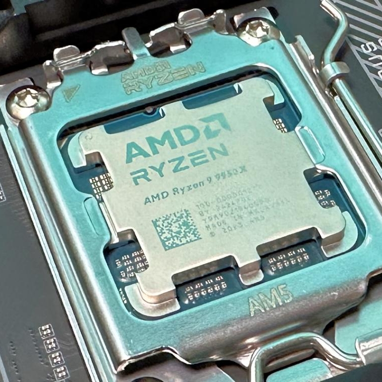 10821_amd-ryzen-9-9950x-cpu-