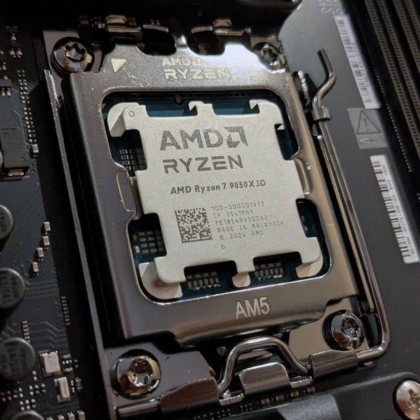AMD Ryzen 7 9850X3D Review - The best gaming chip just got better
