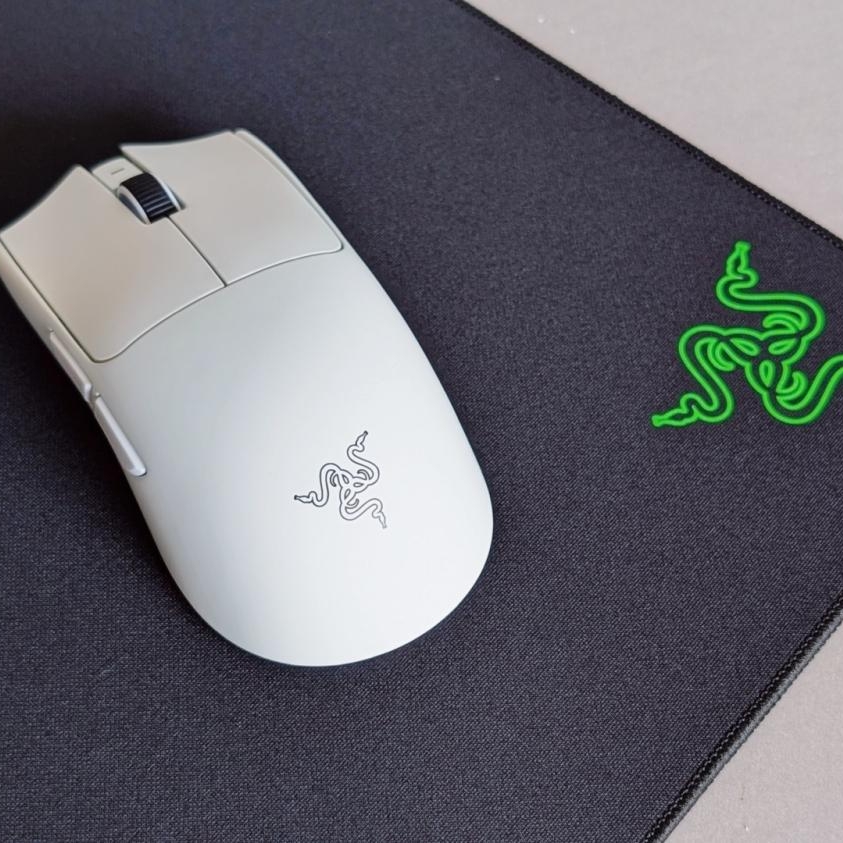 Razer Viper V4 Pro Wireless Gaming Mouse Review - Built for
