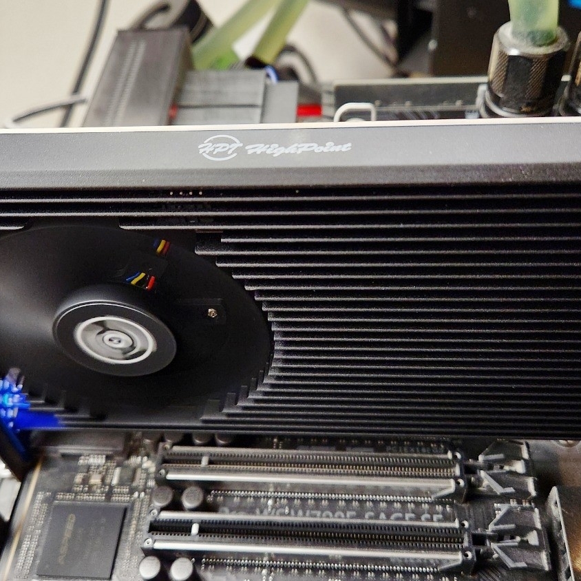 HighPoint Rocket 1604L Gen5 x16 NVMe Software RAID AIC Review