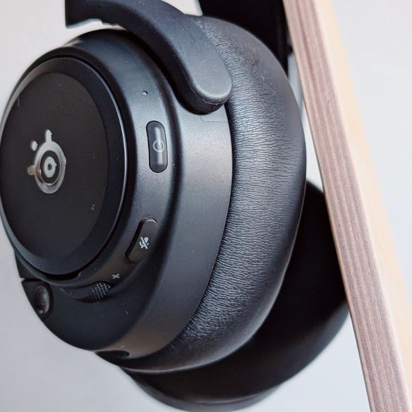 SteelSeries Arctis Nova Pro Omni Wireless Headset Review - One