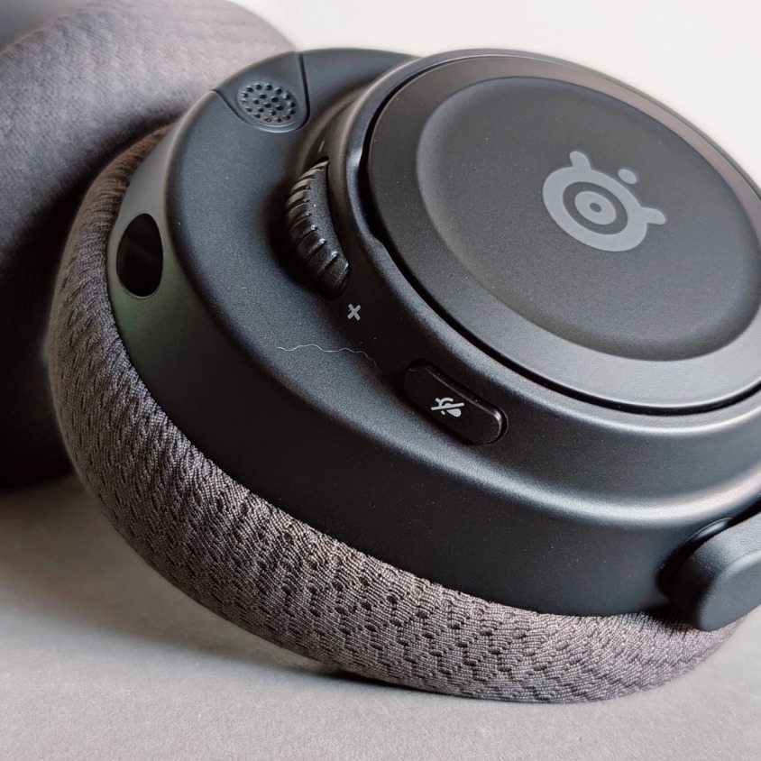 SteelSeries Arctis Nova 7 Wireless Gen 2 Headset Review - New and