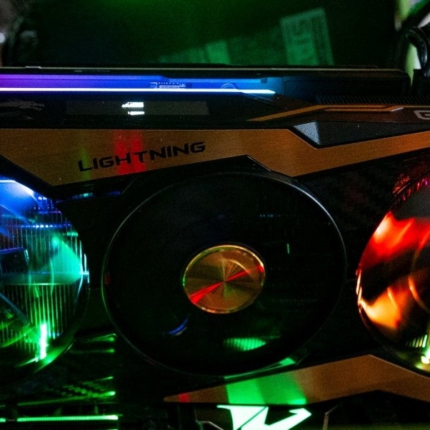 MSI GeForce RTX 2080 Ti LIGHTNING Z: Holy Balls of Steel