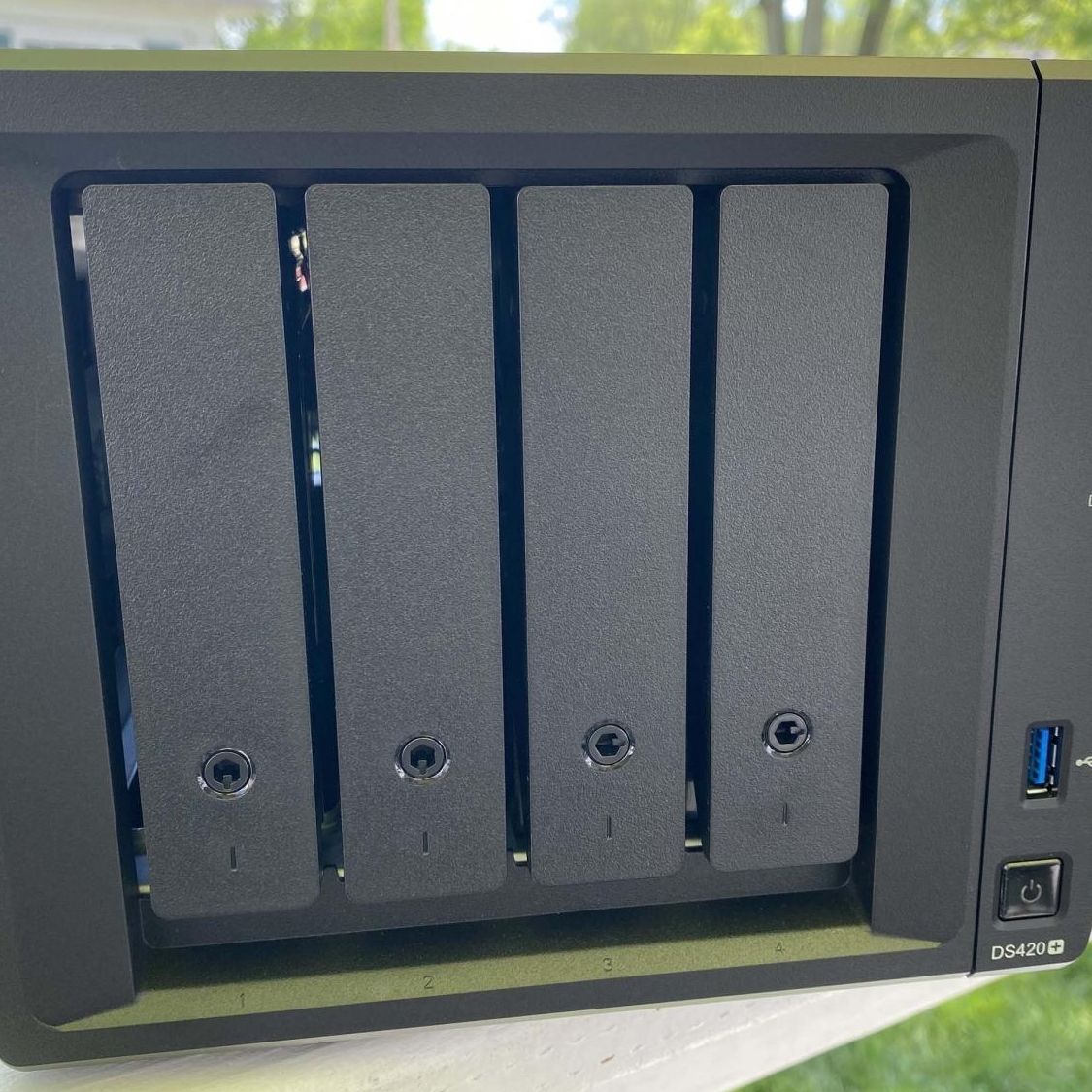 Synology 4ベイ　NAS DS420+ 51hSx614jmL._UF894,1000_QL80_.jpg