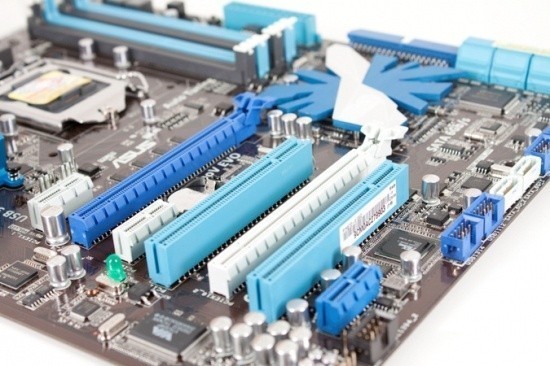ASUS P7H57D-V EVO (H57 Express) Motherboard 10