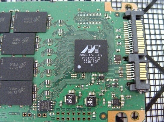 Crucial RealSSD C300 256GB SATA 6Gbps Solid State Disk 13