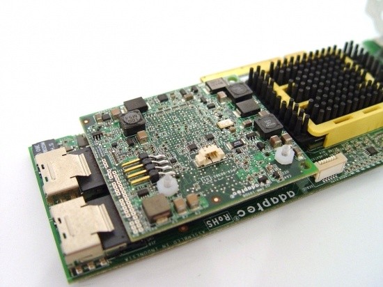 Adaptec ASR-5805Z 8 Port SAS/SATA2 PCIe 512MB 2266900-R RAID Card w/ Cables