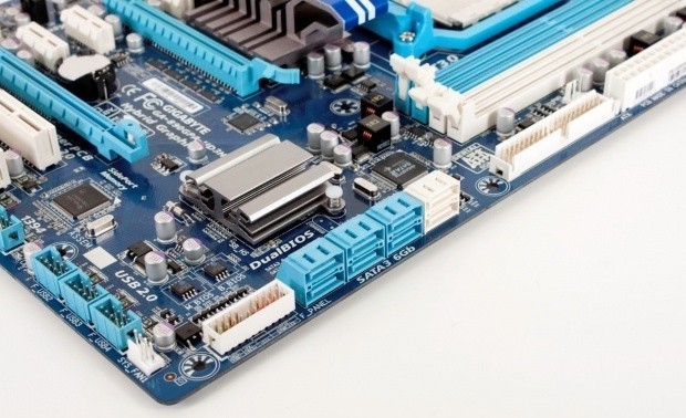 GIGABYTE GA-890GPA-UD3H (AMD 890GX) Motherboard 09