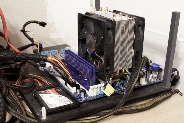 GIGABYTE GA-890GPA-UD3H (AMD 890GX) Motherboard 17