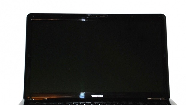 Toshiba Satellite L555D-S7930 17.3-inch Notebook 8