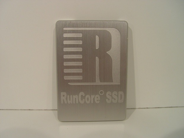 RunCore Pro V 100GB SandForce SF-1200 Solid State Drive 04