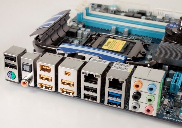 GIGABYTE P55A-UD7 (P55 Express) Motherboard 12