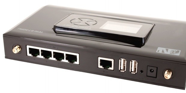 TRENDnet TEW-673GRU Dual Band 300Mbps Wireless Router 07