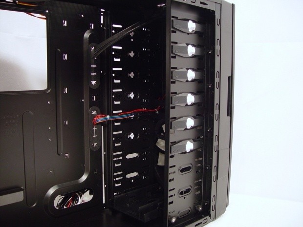 NZXT Hades Mid Tower Chassis 16