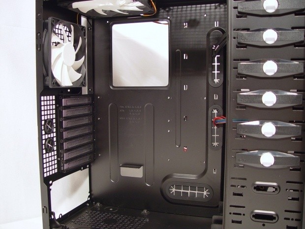 NZXT Hades Mid Tower Chassis 17