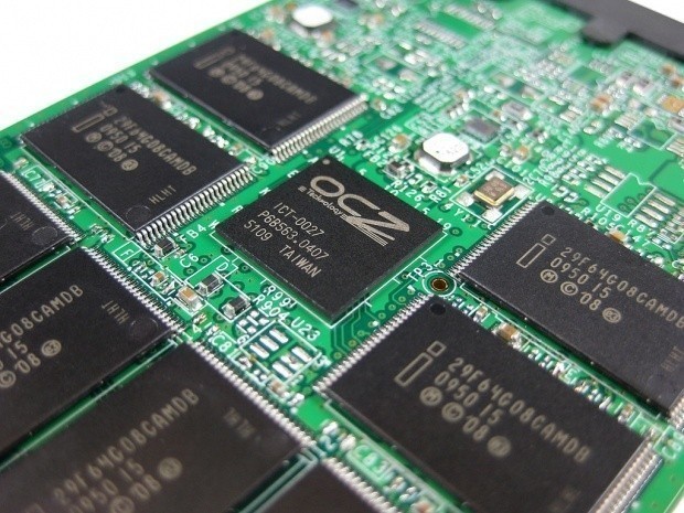 OCZ Vertex Limited Edition (LE) 240GB Custom SandForce SSD 01