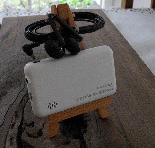 Creative Zen X-Fi Style 8GB MP3 and Video Player 12