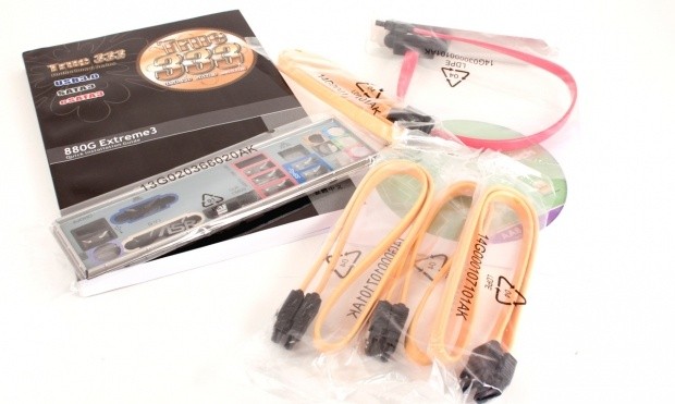 ASRock 880G Extreme3 (AMD 880G) Motherboard 04