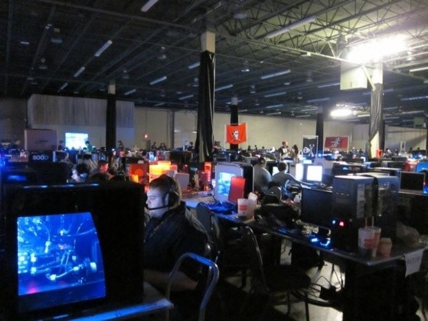 QuakeCon 2010 Coverage - Pictures from the Floor 15