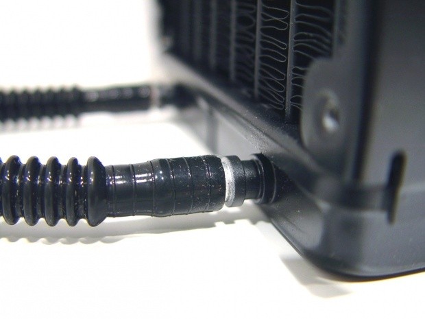 Corsair Hydro Series H70 CPU Cooler 14