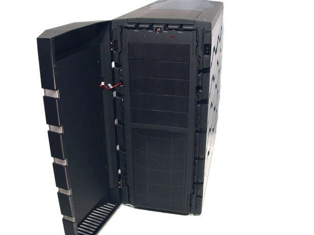 BitFenix Colossus Full Tower Chassis 09