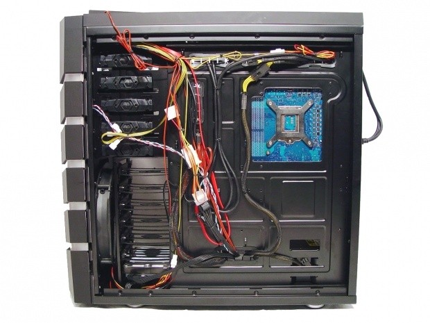 BitFenix Colossus Full Tower Chassis 29