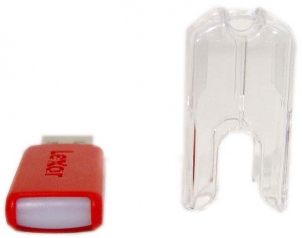 Open enlarged image 2010 Thumb Drive Roundup - 16 USB 2.0 and USB 3.0 Drives Prodded and Tested 15