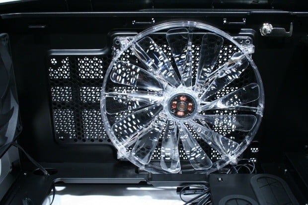 Corsair Graphite Series 600T Mid Tower Chassis 22