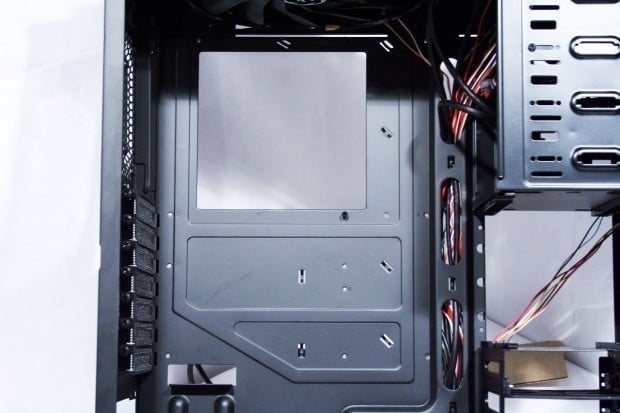 BitFenix Survivor Mid Tower Chassis 21