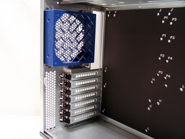 IN WIN IW-PP689 Pedestal Performance Server Chassis 16