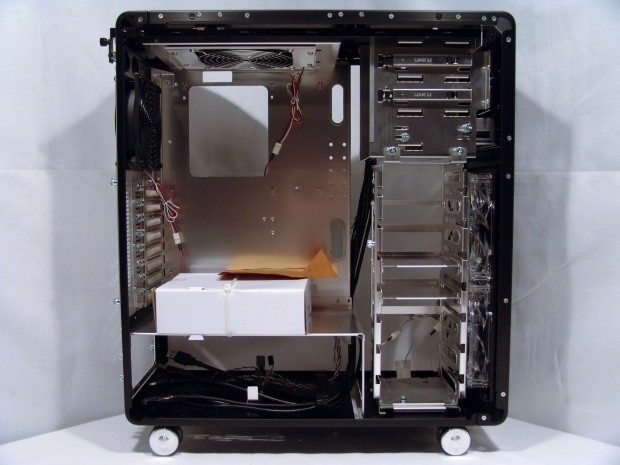Lian Li PC-V1020B Mid Tower Chassis 12