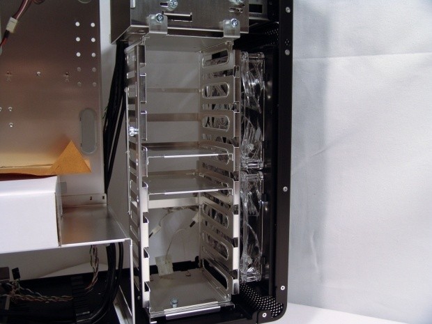 Lian Li PC-V1020B Mid Tower Chassis 14