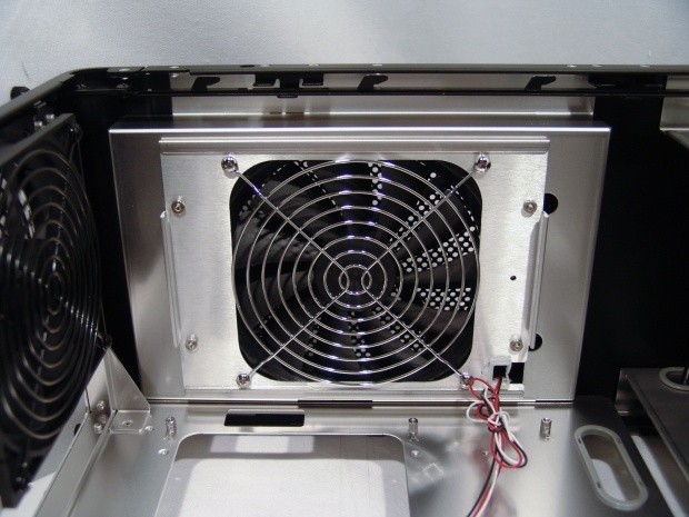Lian Li PC-V1020B Mid Tower Chassis 15