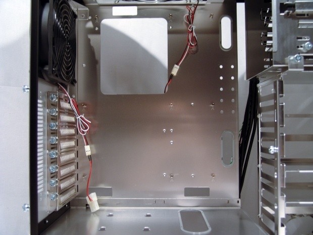 Lian Li PC-V1020B Mid Tower Chassis 16