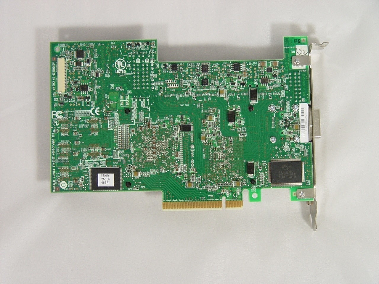 LSI MegaRAID 928024i4e RAID Controller w/ 24 Crucial RealSSD C300s