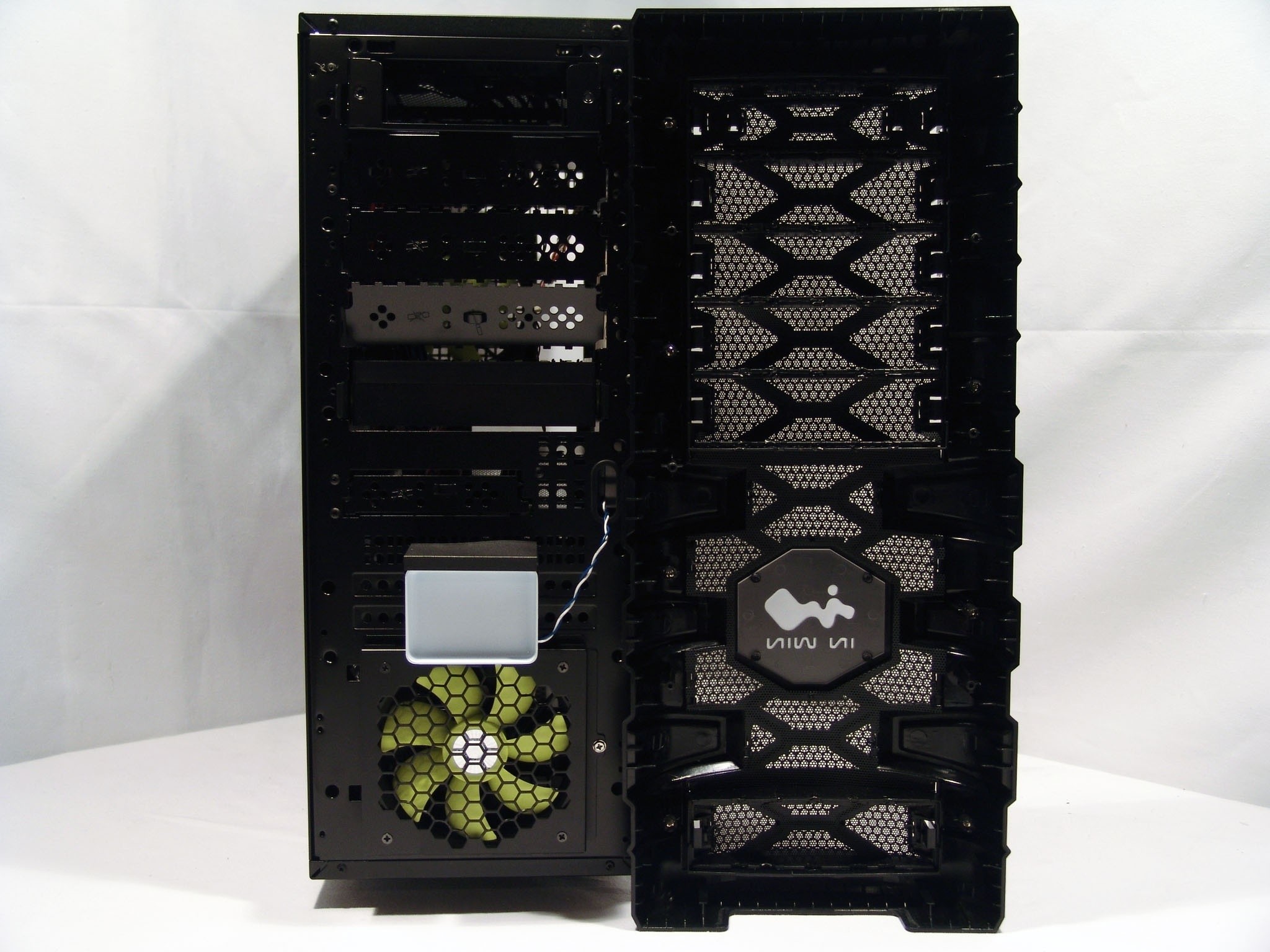 IN WIN Dragon Rider Full Tower Chassis