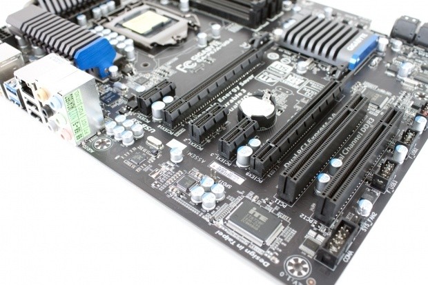GIGABYTE P67A-UD4 (Intel P67 Express) Motherboard Review 09